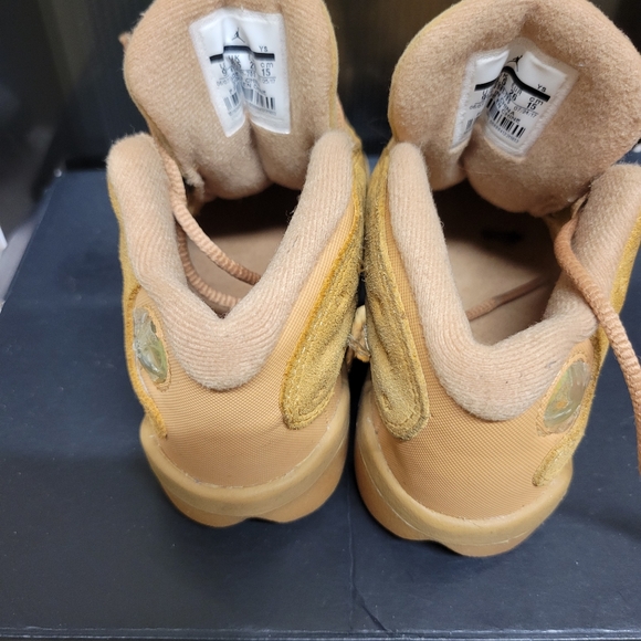 Shoes - Picture 3 of 4